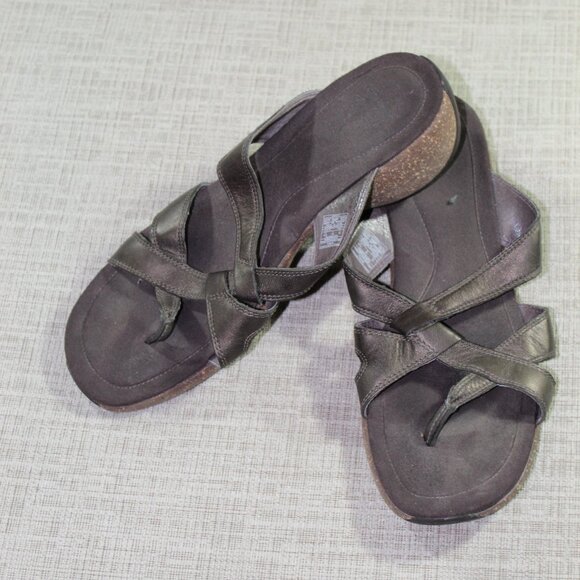 Merrell Brown Sandals - Picture 1 of 6